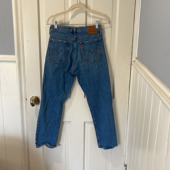 Levi’s premium, Wedgie Straight, size 28, blue jeans. Love! - Picture 3 of 4